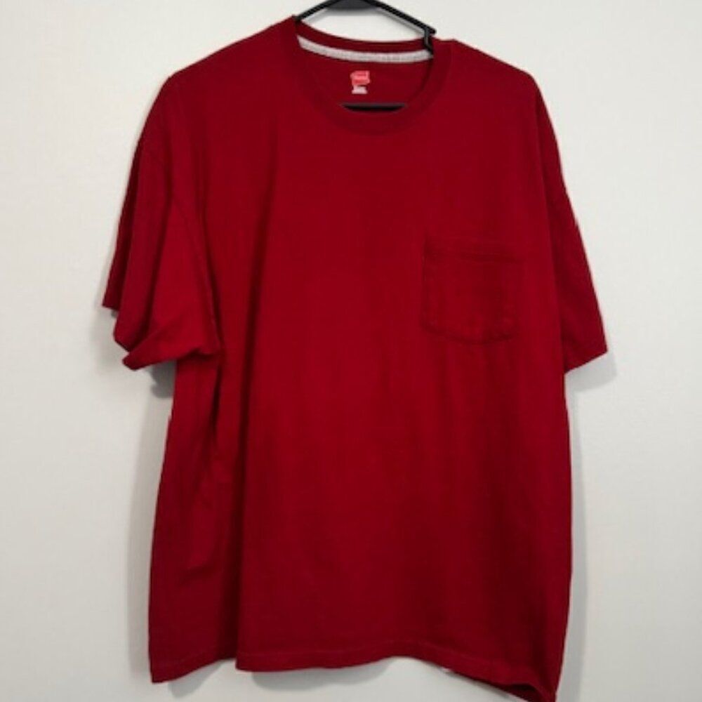 USED Men's Hanes Short Sleeve T Shirt w Pocket Color Red Size Large